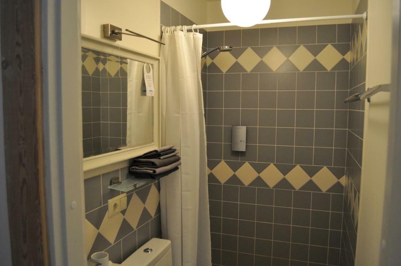 Meke Hotel Mustkalni Bagian luar foto