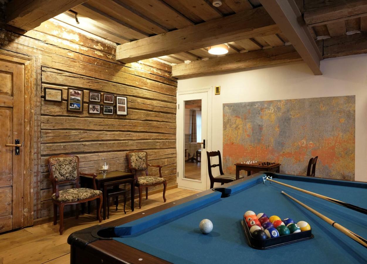 Meke Hotel Mustkalni Bagian luar foto