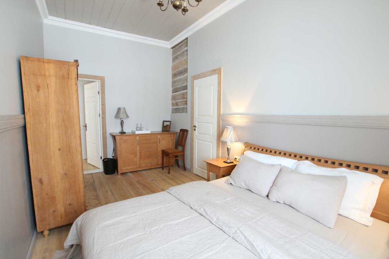 Meke Hotel Mustkalni Bagian luar foto