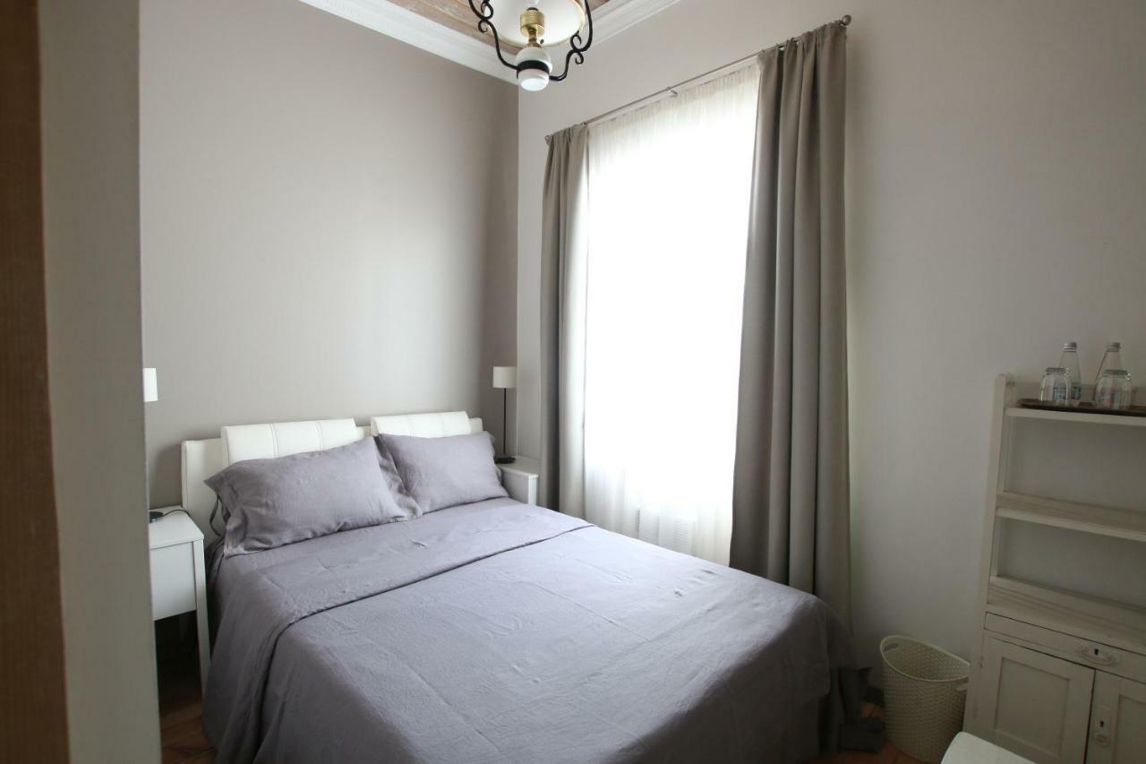 Meke Hotel Mustkalni Bagian luar foto