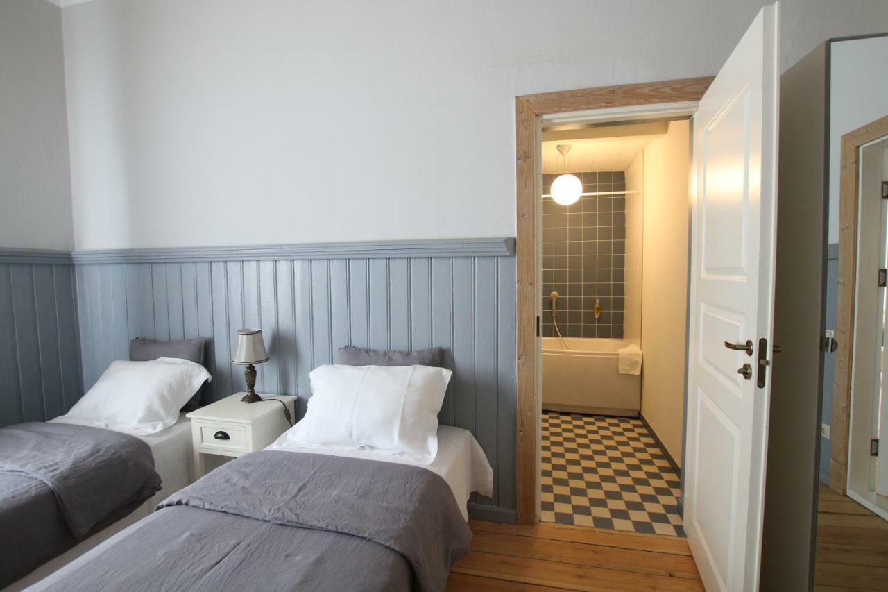 Meke Hotel Mustkalni Bagian luar foto